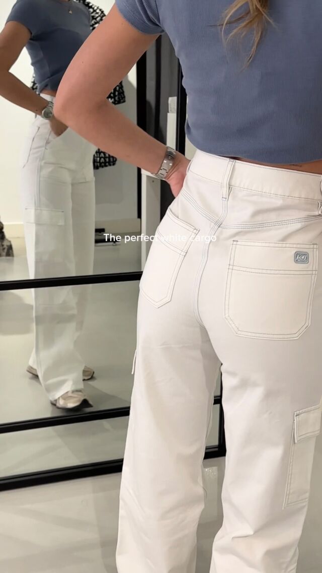 The KATE JUNE contrast stitched cargo 🪡🤍

High rise, straight fit and engraved with the KJ logo 

#KATEJUNE #yourKJ #newcollection #cargopants #fashion